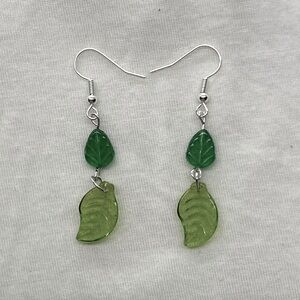 Chic Green Leaf Drop Earrings
